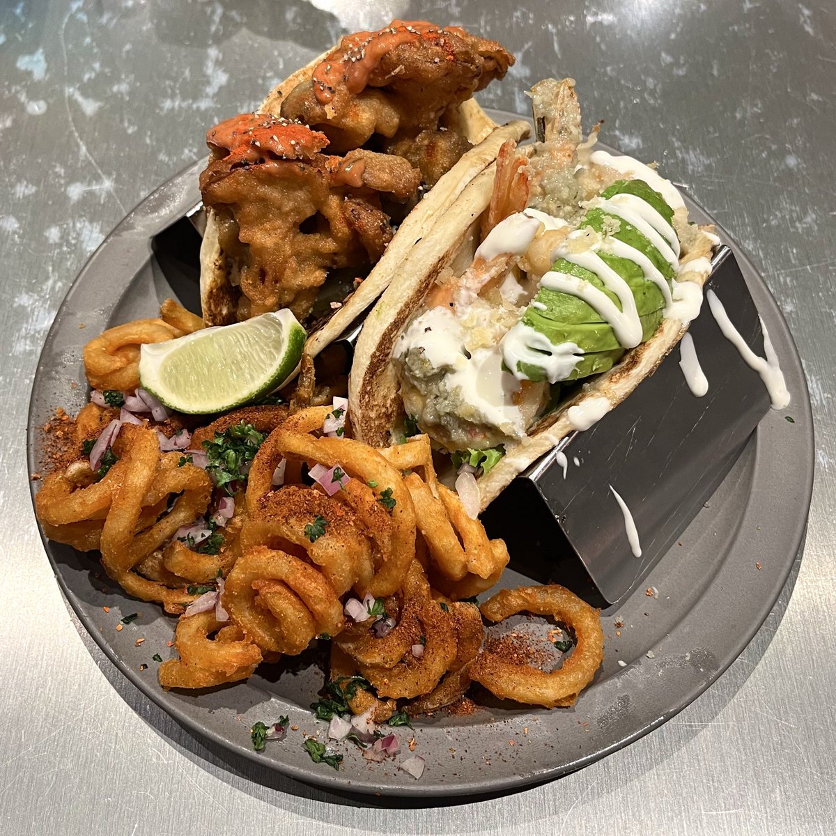 たこ焼き「り」 👦ｼﾞｼｭｶﾞｸｼｭｳﾃﾞﾀｺﾔｷﾔﾙ! とのことで突然のタコパ。ひと通り手伝ってくれ