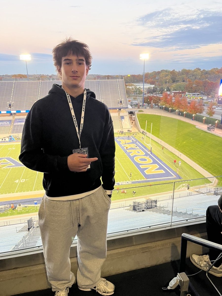 ColinHunter5fb's tweet photo. Great visit in Akron! Wonderful staff, atmosphere &amp; system! Thank you &amp; Go Zips! @ATGoodrich @BallCoachJoeMo @ZipsFB @adamgorney @GregBiggins @ChadSimmons_ @BrandonHuffman @CoachTMcCormick @Caleb_Duckett  @GEMCLASS_ #classof2028 https://t.co/0i9ykrxXvQ