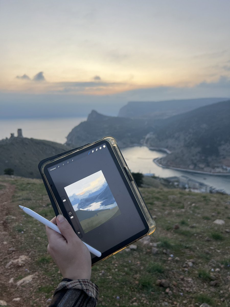 Gm, fam🖤

 I love making three-minute digital sketches from life — it helps me capture the moment in my long-term memory and trains the artist’s eye. ✏️