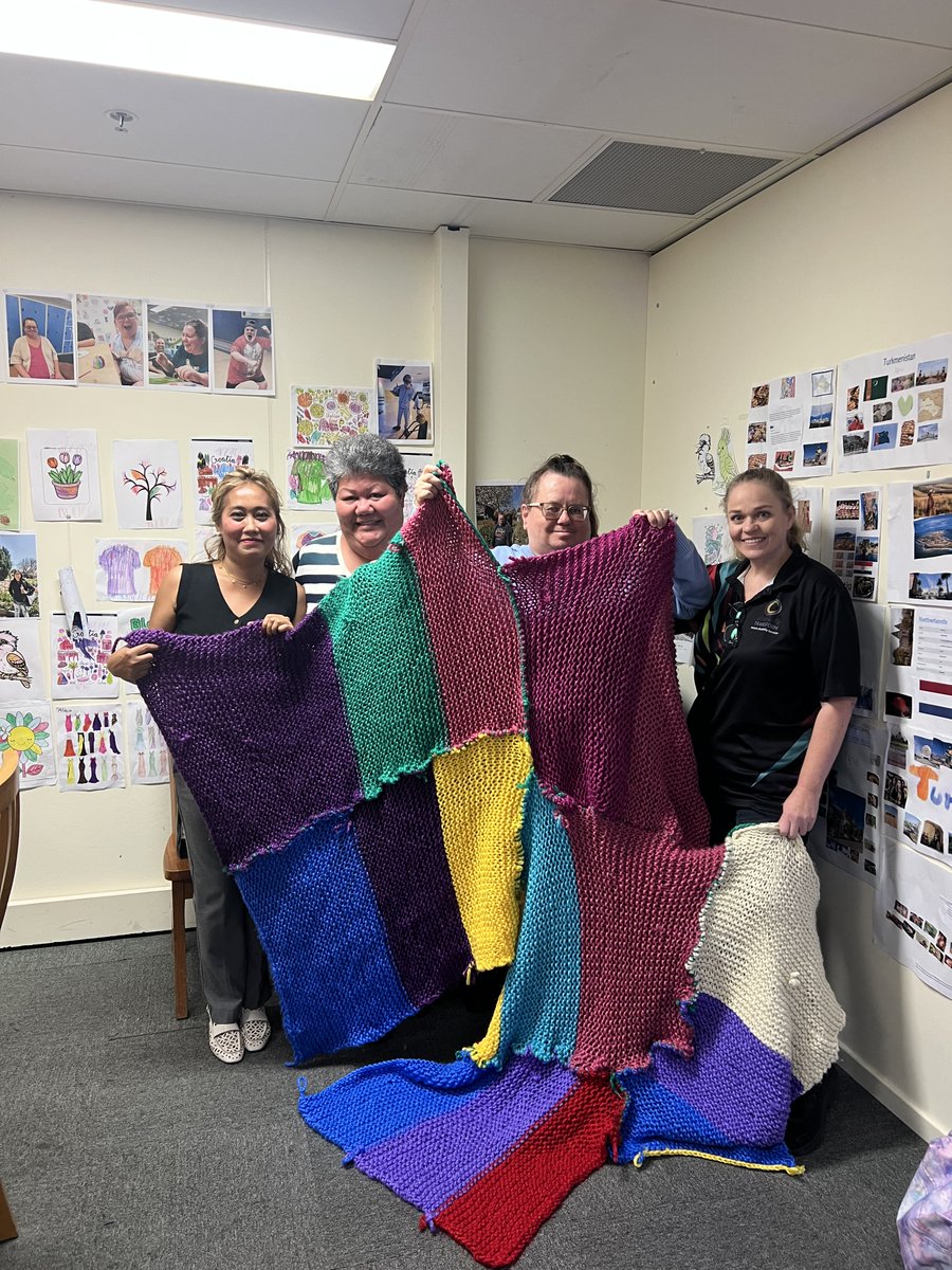 Lots of laughs and silly faces at Alive4Life today! 😄📸 Our beautiful clients had a great time posing for photos with our amazing staff. A special shoutout to Nareeda, who’s been busy knitting another beautiful blanket to donate to the hub such incredible talent and generosity