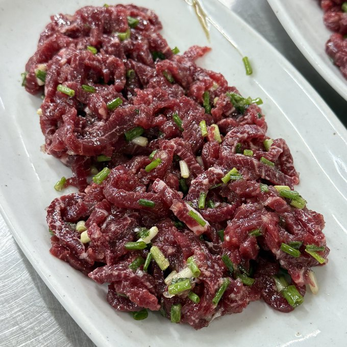 [오랜만에 돌아온 육회 이벤트]

상품 : 한우 우둔 육회 300g = 2명
(소스까지 다 드림)

1. 참여방법 : 해당 게시물 리트윗 + 댓글 ㄹㅇㅋㅋ
2. 참여기간 : 11월 5일 오후 8시까지
3. 당첨자 발표 : 11월 6일 오전 10시