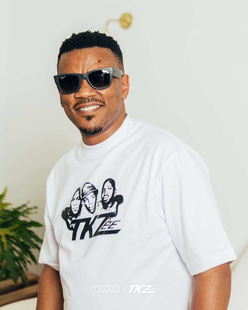 ThesisLifestyle's tweet image. Hit after hit,  the kind that deserves to be on repeat and on a tee! 
Cop the limited edition @tkzeeband   x #Thesis collabo tee for R650.

Available online and in-store.
 thesislifestyle.co.za
173 Machaba Drive. Mofolo Central, Soweto