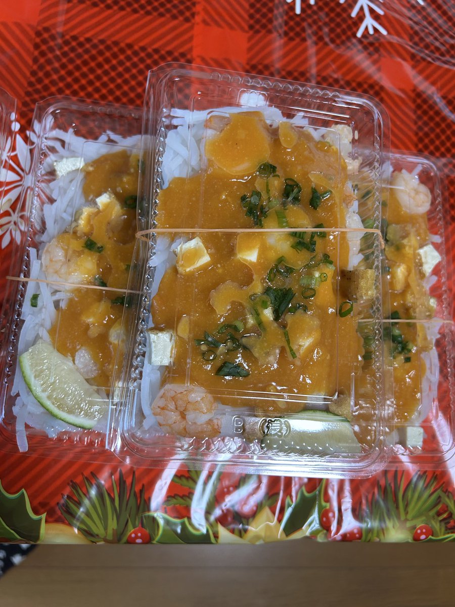 jen72271's tweet image. テイクアウト😊
 ありがとうございます🤲
#palabok
#pork kare-kare
#八丈島