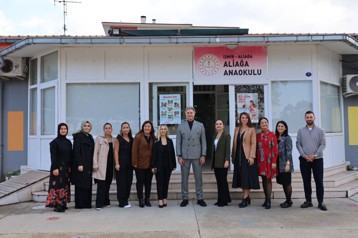 Kızılay Haftası dolayısıyla Aliağa Anaokulu’ndaki minik kalplerle bir araya geldik. 
Küçük ellerin uzandığı kırmızı balonlar, salonu bir bayram yerine çevirdi. Oyunlar, şarkılar ve neşeyle dolu dakikalar boyunca Kızılay’ın “İyilik bulaşıcıdır” mesajı kalplere işlendi.