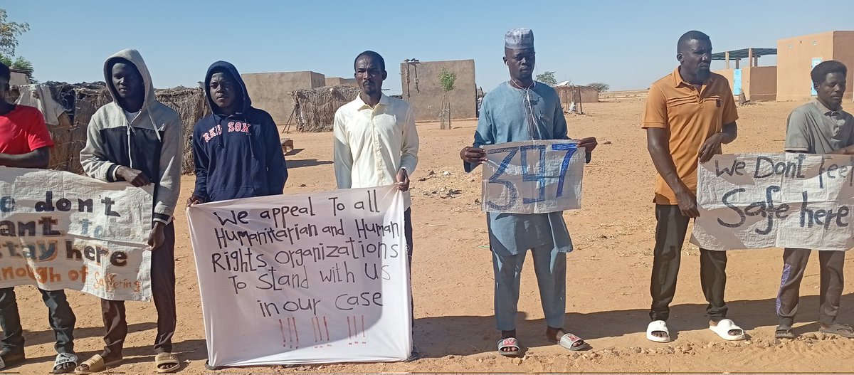 AhmedMoursal's tweet photo. A stubborn, peaceful protest that has been ongoing for more than a year, demanding. security, protection, and a future. which was not available to us @KellyTClements @Refugees @FilippoGrandi @hrw @Marodriguez1971 @LauraMorreale8 @JFCrisp #KeepEyesOnAgadez
#Ungarn
#WithRefugee https://t.co/XhV73fA9ur