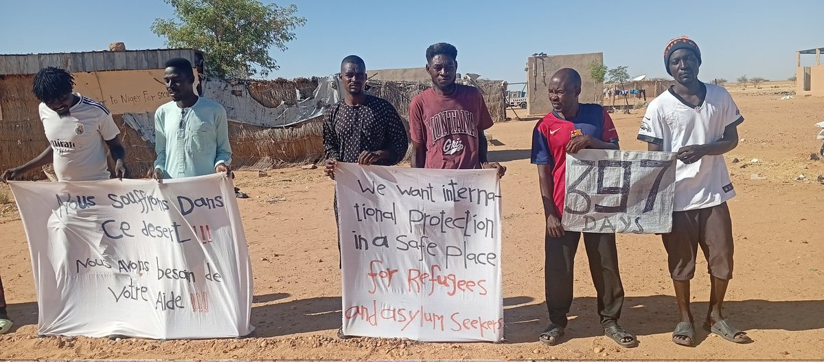 AhmedMoursal's tweet photo. A stubborn, peaceful protest that has been ongoing for more than a year, demanding. security, protection, and a future. which was not available to us @KellyTClements @Refugees @FilippoGrandi @hrw @Marodriguez1971 @LauraMorreale8 @JFCrisp #KeepEyesOnAgadez
#Ungarn
#WithRefugee https://t.co/XhV73fA9ur