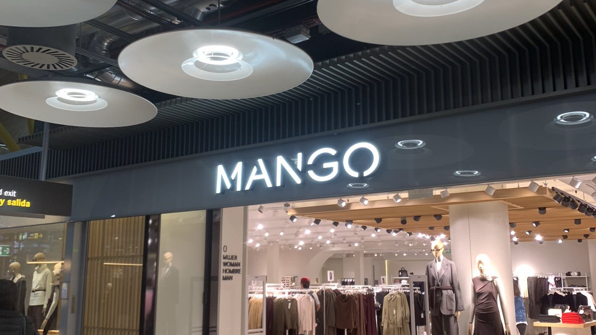 Hoy es día de aeropuertos ✈️🌍

Penúltimo día en Madrid antes de volver definitivamente a Galicia 

Una semana de desconexión y cargar las pilas para empezar en mi nuevo curro

Y se paso aprovecho y como no me doy una vuelta por las tiendas

Long $LMVH 👀👜