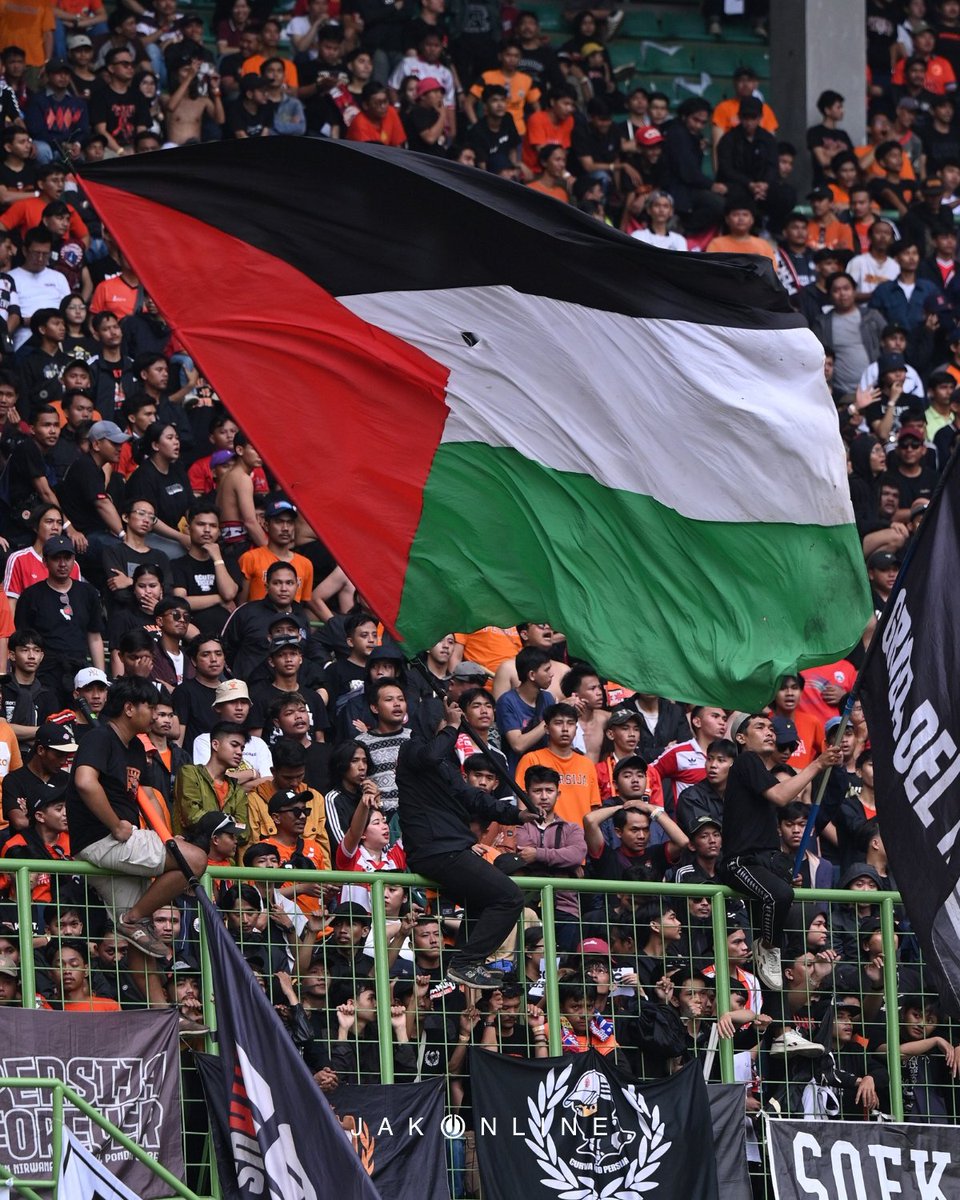 btw, International Olympic Committee merekomendasikan seluruh federasi cabor sedunia buat gak bikin event di Indonesia buntut pembatalan visa atlet negara zionis di Kejuaraan Dunia Gimnastik 2024.

Gimana warga?