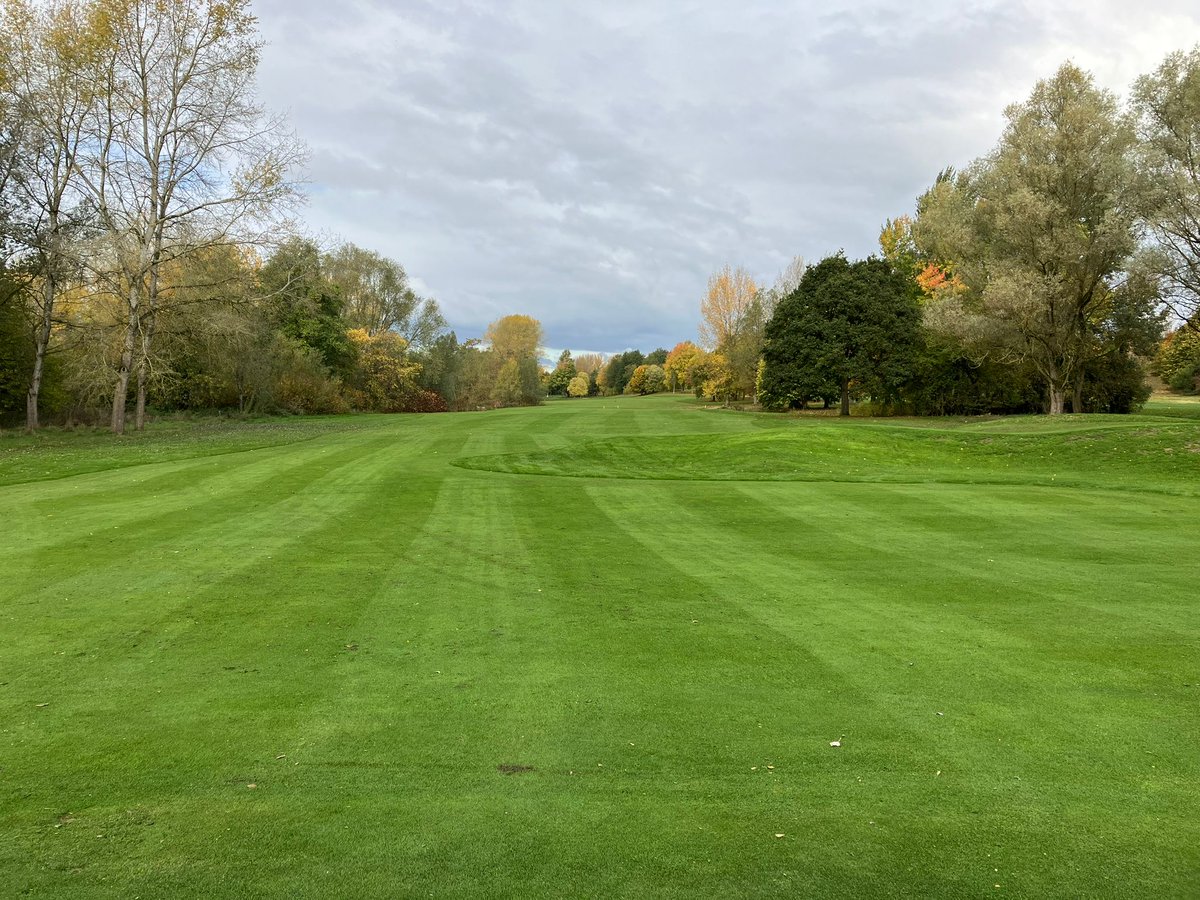 Great surfaces are being produced at <a href="/TheWychwood/">The Wychwood</a> by Paul Allen.

Recent applications of Winter Prime and Maxtima on greens and a Defence package applied to approaches are keeping turf hardened and protected during high disease pressure 🦠🌱