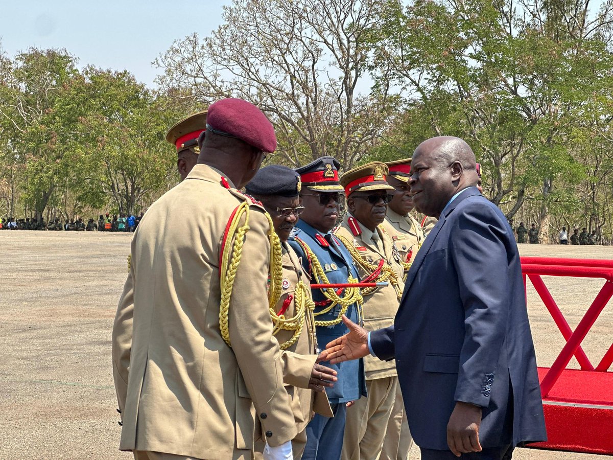 NationOnlineMw's tweet image. Outgoing Malawi Defence Force (MDF) Chief of Defence, General Paul Valentino Phiri, is today handing over the sword of command to his successor, General George Alexander Jaffu.