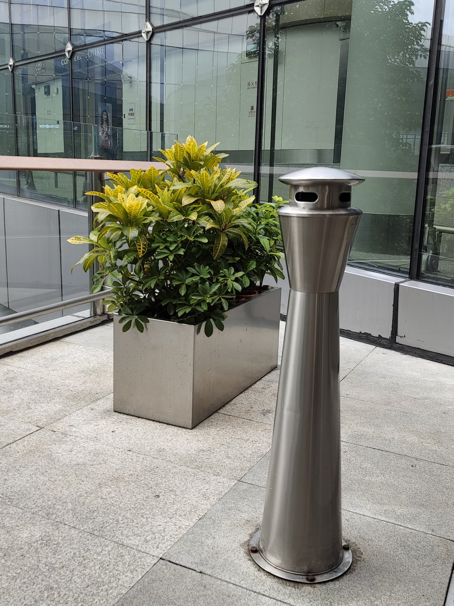 ExcelValley_EU's tweet image. 🚮 Mantieni gli spazi esterni puliti con questo posacenere da esterno con coperchio.

🛒 excelvalley.eu/it/prodotto/po…

#Cendrier #smokerspole #hotelsupplies #ashtraystand #poubelle #cendrierextérieur #Aeroporto #Arena #Auditorium #Banca #Bar #Business #Parcocommerciale