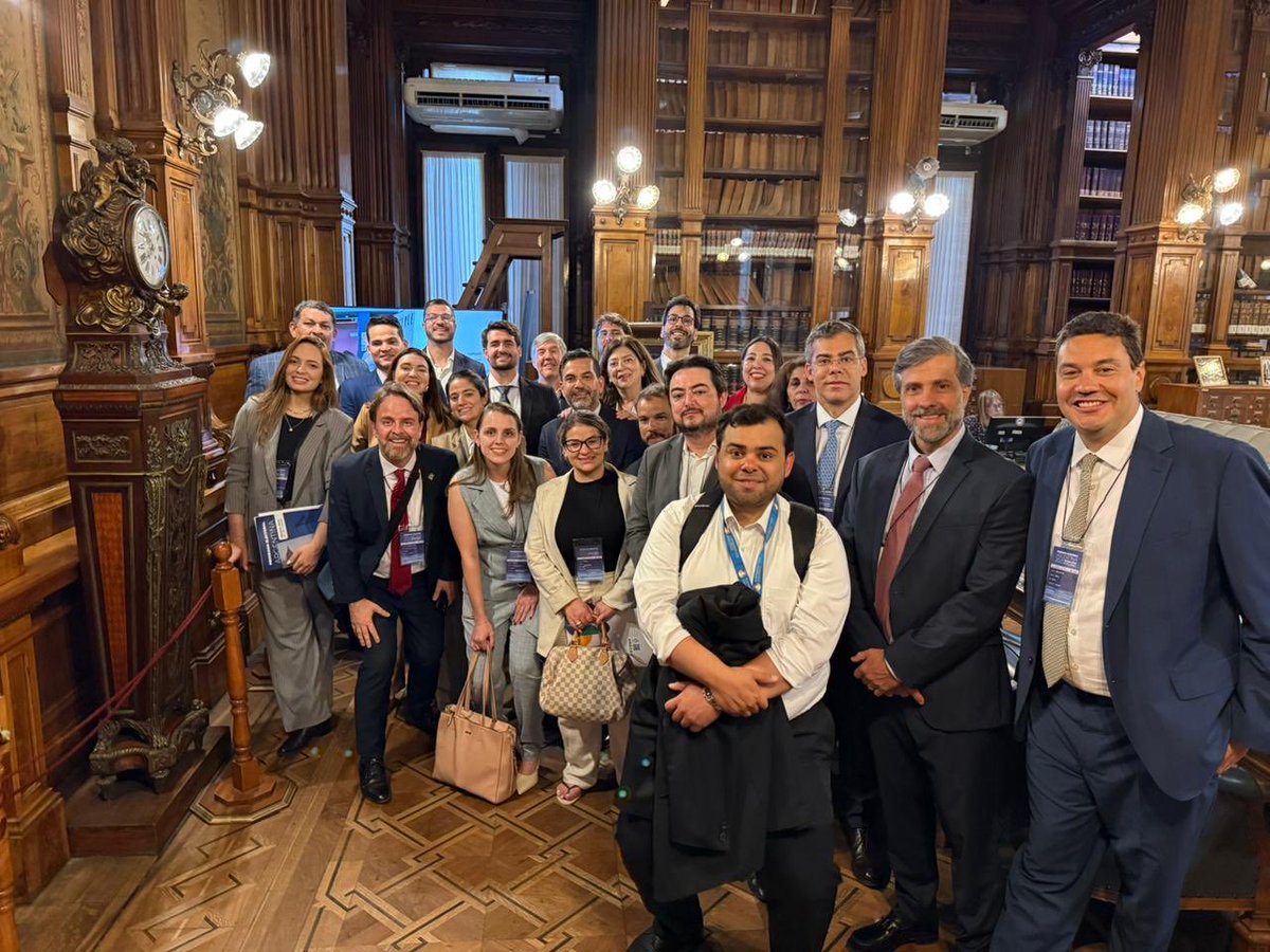 🇦🇷 🗳️ Transparencia Electoral y la <a href="/CAOESTE_ONG/">CAOESTE</a> celebran un Programa Electoral en el marco de las elecciones legislativas #Argentina 2025 del próximo domingo. 

Más de 50 autoridades y funcionarios electorales, académicos y especialistas de América Latina y Europa participan en