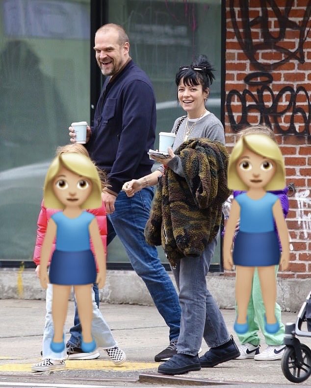 DecadeScrolling's tweet photo. The story opens with our narrator, Lily, moving to New York to set up her new life with her daughters and new husband (let’s call him Dave) that she married ~6 months before. Things are moving fast but she’s excited. https://t.co/69pKYHoCst