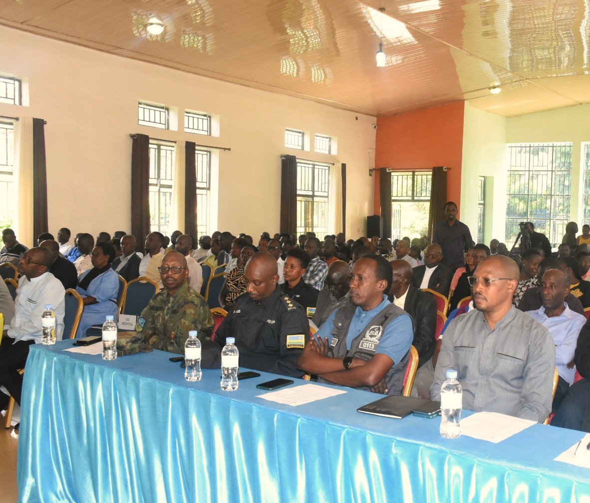 Gatsibo District (@gatsibodistrict) on Twitter photo Mu Karere ka #Gatsibo hateraniye inama y'Ihuriro ry'Ubumwe n'Ubudaheranwa igamije kwimakaza umuco w'amahoro, ubufatanye n'ubumwe mu bayobozi n'abaturage mu rwego rwo guteza imbere imibanire myiza bishyigikira iterambere rirambye ry'Igihugu. <a href="/Unity_MemoryRw/">Ministry of National Unity and Civic Engagement</a> Mu Karere ka #Gatsibo hateraniye inama y'Ihuriro ry'Ubumwe n'Ubudaheranwa igamije kwimakaza umuco w'amahoro, ubufatanye n'ubumwe mu bayobozi n'abaturage mu rwego rwo guteza imbere imibanire myiza bishyigikira iterambere rirambye ry'Igihugu. <a href="/Unity_MemoryRw/">Ministry of National Unity and Civic Engagement</a>