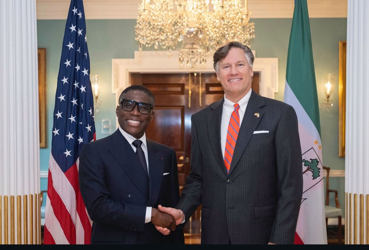 En nombre de la Embajada de la República de Guinea Ecuatorial ante los Estados Unidos de América, deseo expresar mi profunda satisfacción tras la fructífera conversación telefónica que mantuvo recientemente Su Excelencia el Vicepresidente de la República <a href="/teonguema/">teddy nguema</a> con el Sr.