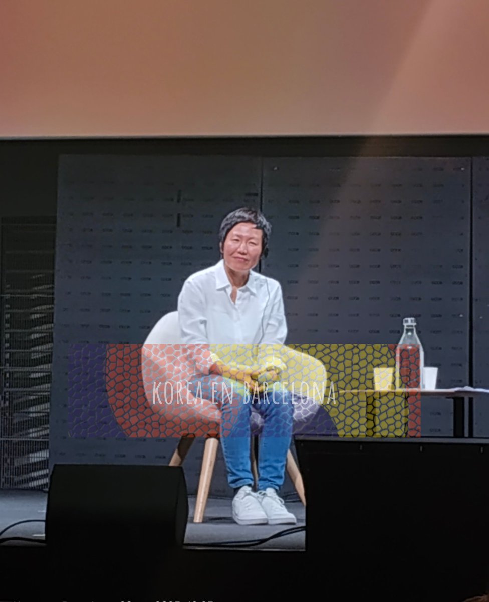 Ayer jueves, en el  Kosmopolis 2025:
Conversación: Memoria dibujada: la nueva novela gráfica coreana. Con Keum Seuk Gendry-Kim y Ester Torres Simon <a href="/ETorresSimon/">Esther Torres</a> 
#kosmopolis #CCCB #literaturacoreana