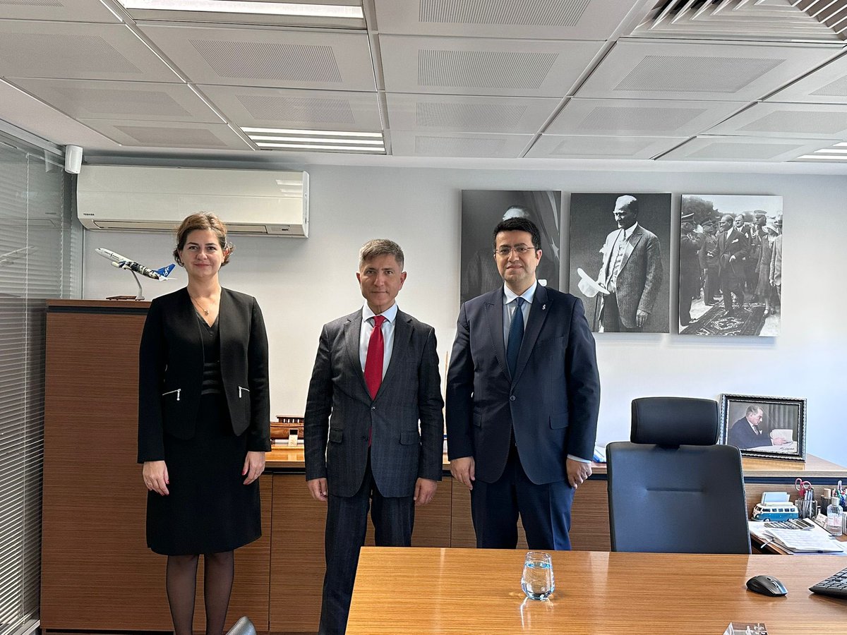 Kaymakamımız Niyazi ERTEN, Çorlu İş Bankası Şube Müdürü Azer Serkan BAŞAK ve Çorlu Şube II. Müdürü Feriha DORUK’a ziyarette bulundu.