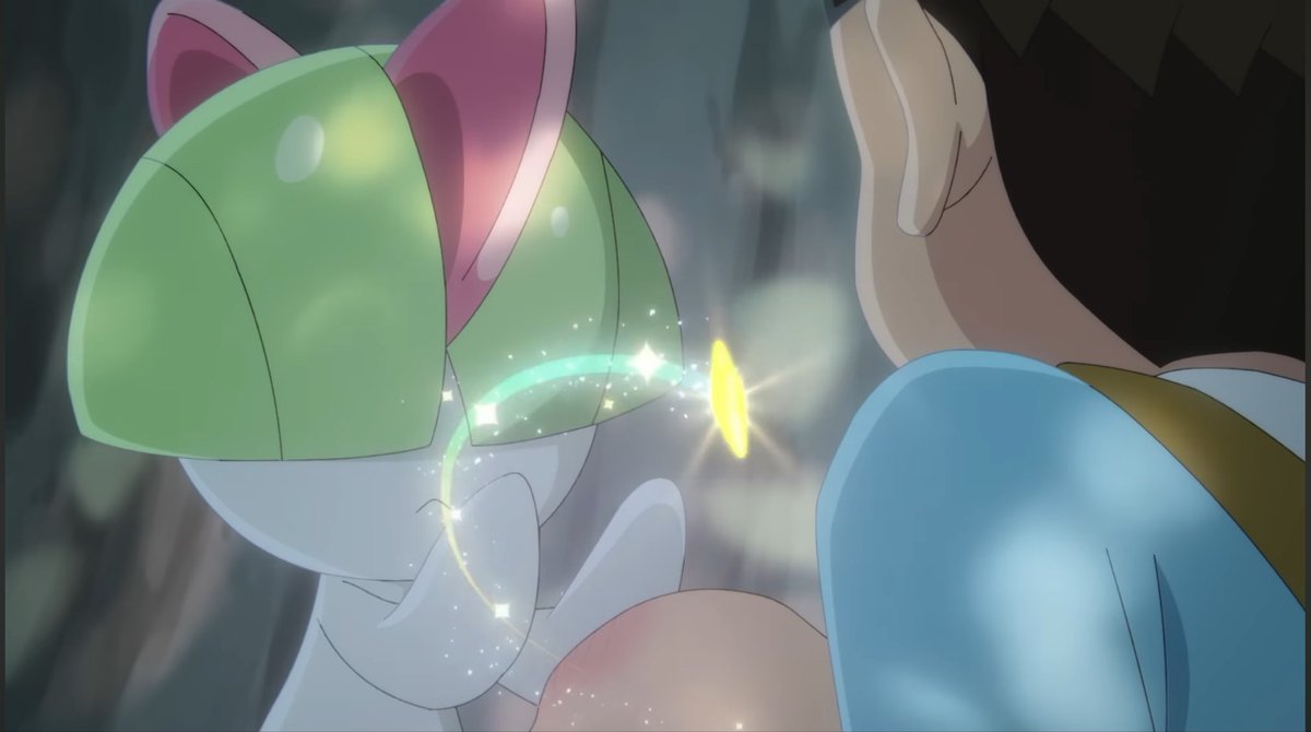 Gomimushi_Mk2's tweet image. なんかポケモン公式が子供の頃に出会ったラルトスと一緒に過ごしてサーナイトまで進化させて一緒にボールから出したまま暮らしてるpixivで死ぬほど観たシチュのショートアニメをお出ししてきたんだけどなに