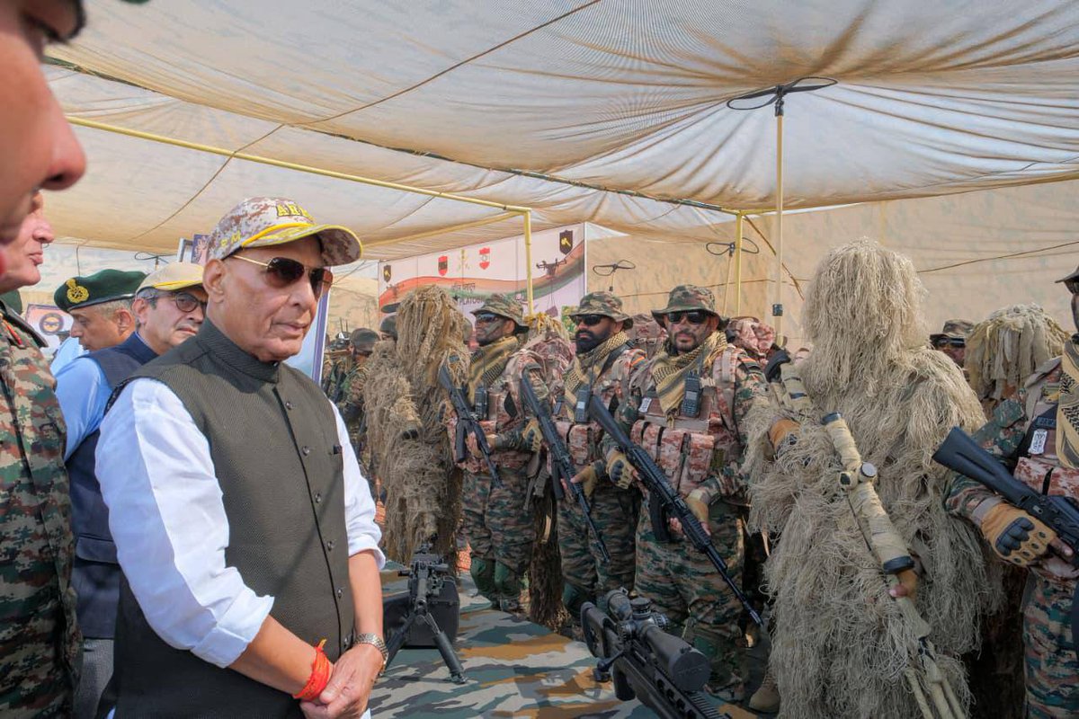 War & Gore (@goreunit) on Twitter photo Defence minister Rajnath Singh with the newly raised Bhairav batallion.
Snipers in Ghillie suit :) Defence minister Rajnath Singh with the newly raised Bhairav batallion.
Snipers in Ghillie suit :)