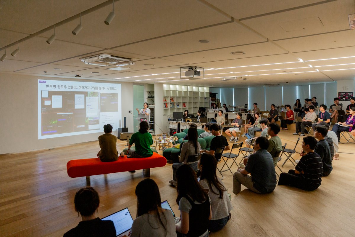 LINE Developers tweet media