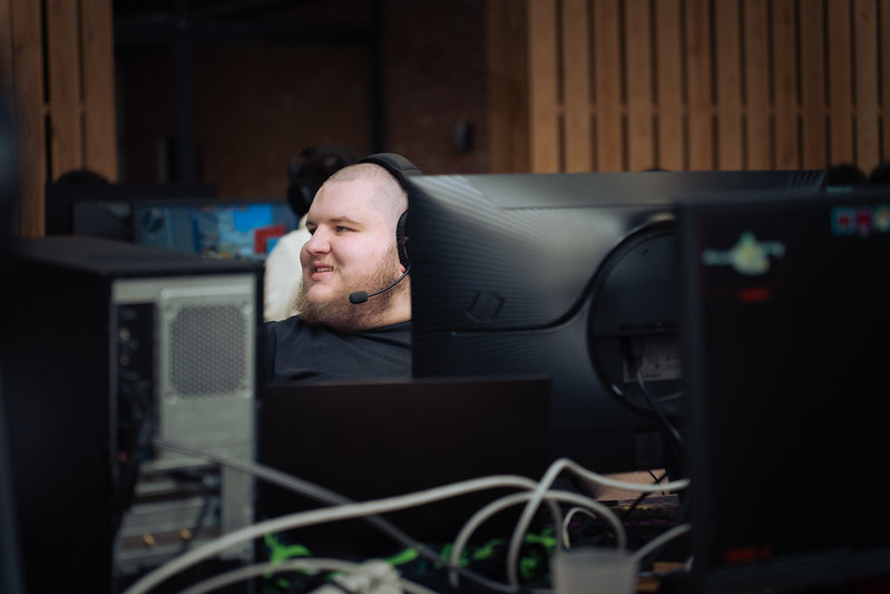 quand nico me demande de mettre du stuff sur mirage, je vais push le mid et die solo en 20s