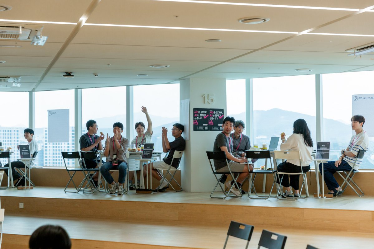 LINE Developers tweet media