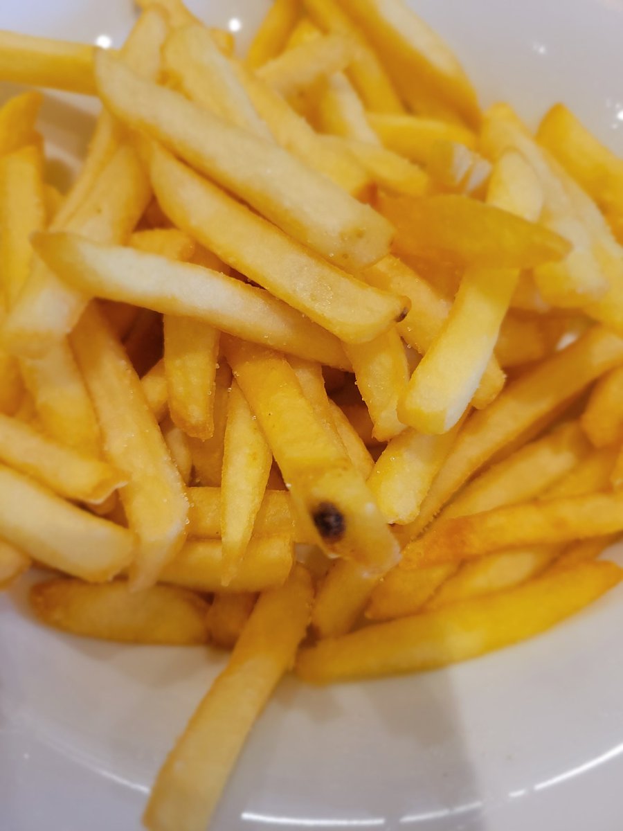 laX2p9kEBxioct5's tweet image. 朝からバタバタしてて、何も食べず
夕方の四時過ぎに、、朝と昼ご飯だなぁ～～
デニーズランチ久しぶりに食べてからぁ～プール行くわぁ～

#デニーズランチ
#デニーズチキン南蛮定食