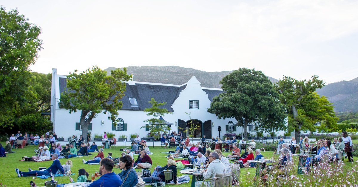 Inside Guide (@theinsideguide) on Twitter photo Summer vibes are loading at Steenberg… Enjoy an enchanting evening of live music on the lawn with a picnic (or three-course dinner) from Tryn. bit.ly/3J2UdcJ Summer vibes are loading at Steenberg… Enjoy an enchanting evening of live music on the lawn with a picnic (or three-course dinner) from Tryn. bit.ly/3J2UdcJ