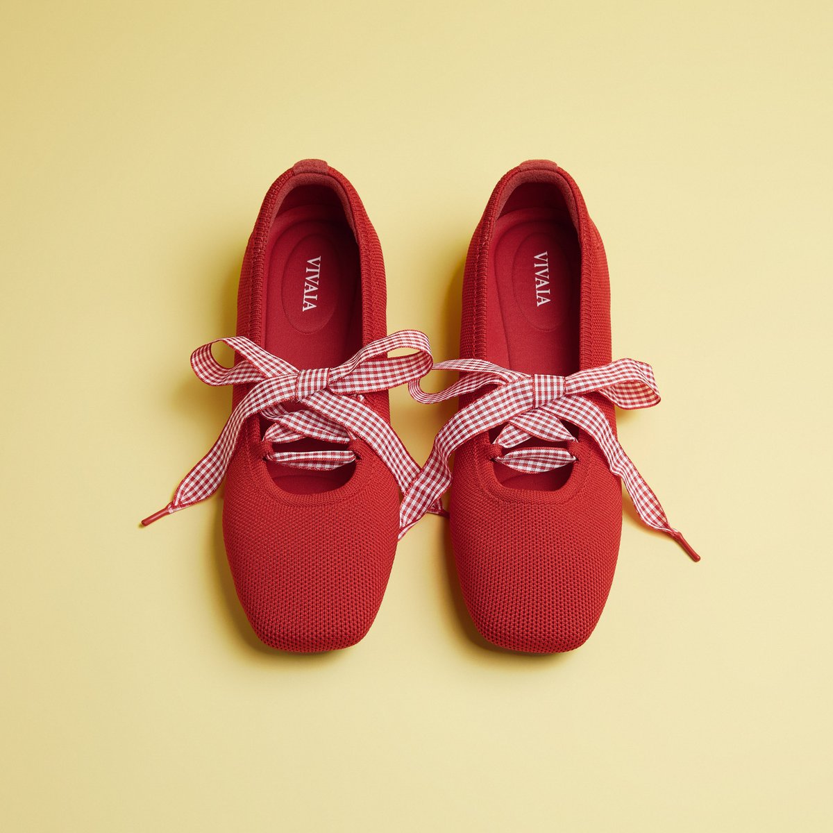 【Miley】🧵

履き心地も、着回し力も
リボンを自由にカスタマイズ
＿＿あなたらしい一足を

--------------------------

カラーは4色展開🎀
商品ページにて常設店舗在庫もチェック✓

🔗 詳しくはこちら➡x.gd/N6iey

--------------------------

商品名：[Miley] スクエアトゥ