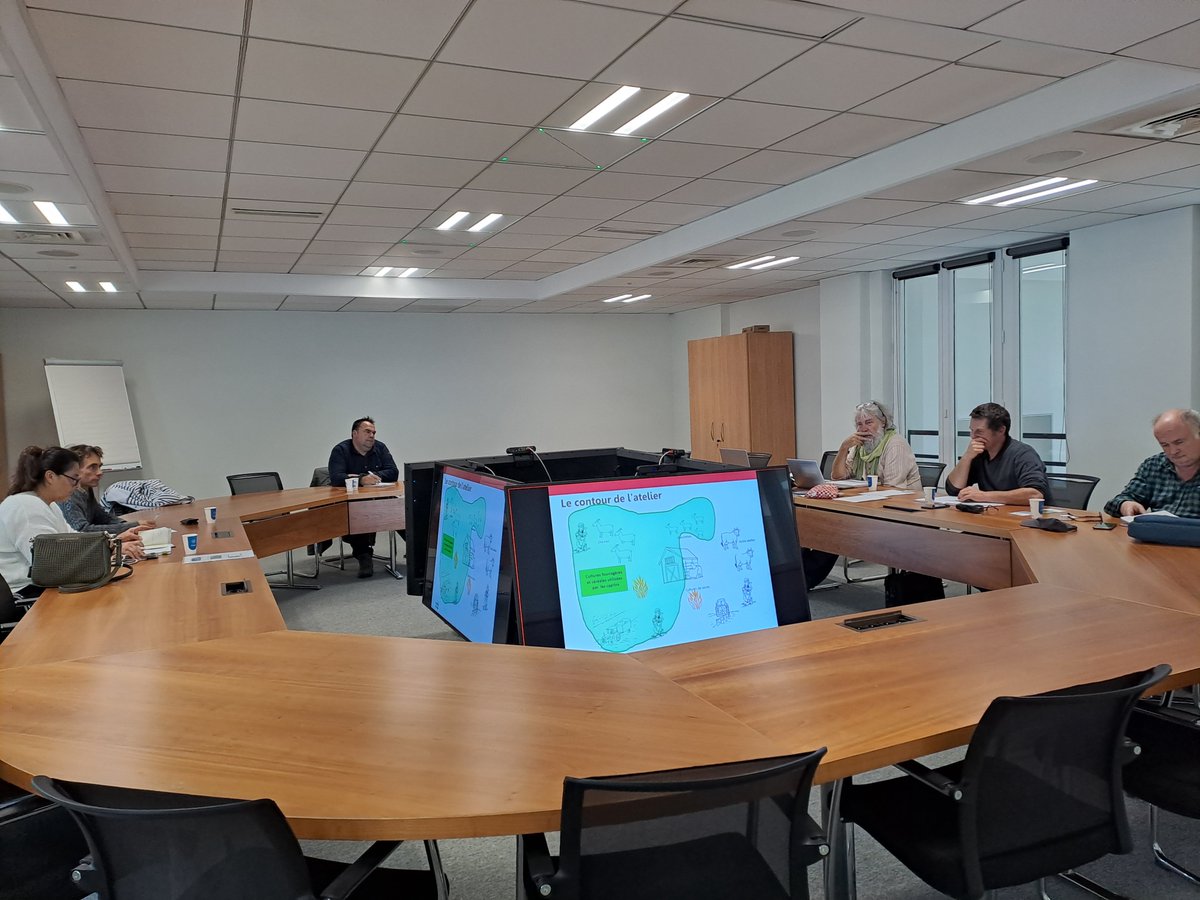 La commission fermière de la FNEC et de la <a href="/FNPLait/">FNPL</a>  s’est retrouvée hier  . 
⛳️ Sujets réglementaires comme la flexibilité, le vade-mecum consultatif, le GBPH.
⛳️ Projets REFCAP, sur la rentabilité en fromagerie, QUALIKEAU, sur la qualité de l’eau dans les élevages.