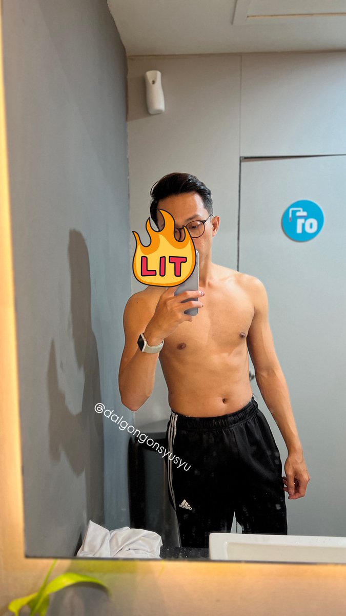 syusyuu😈 tweet media