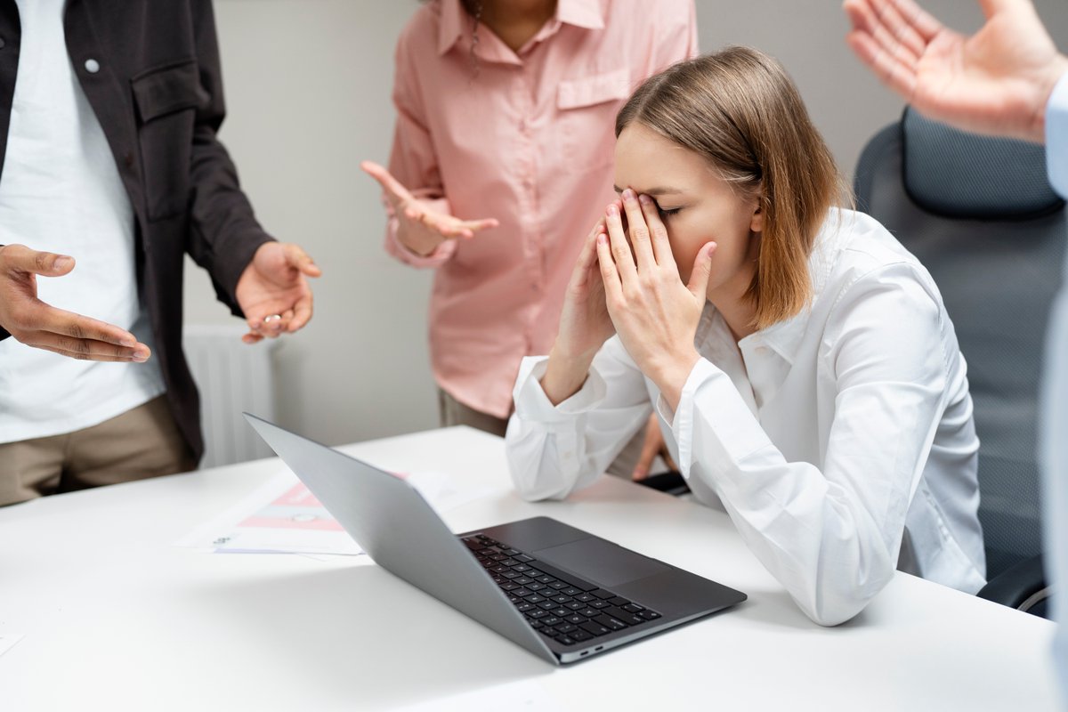 ¡Ayúdanos a parar el #mobbing! ✋ Si identificas que tú o alguien de tu entorno estás siendo víctima de mobbing, es importante no ignorar la situación #TuSaludDelMañana particulares.quironprevencion.com/salud-mental/m…