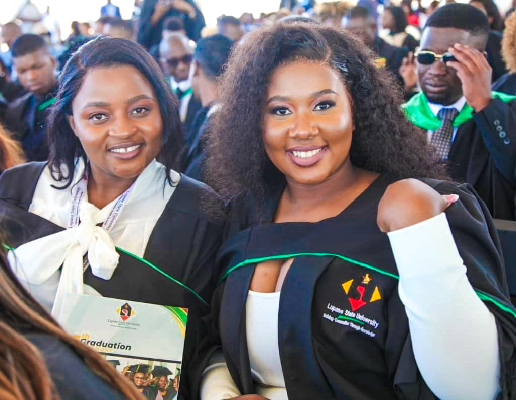 keke_rusambo's tweet image. 🇿🇼 Education that transforms lives!
Under President Mnangagwa’s leadership, Education 5.0 continues to drive innovation, productivity and empowerment across Zimbabwe. 🎓
#Education5_0 #Resolution1 #ED2030  #ZimSanctionsMustFall