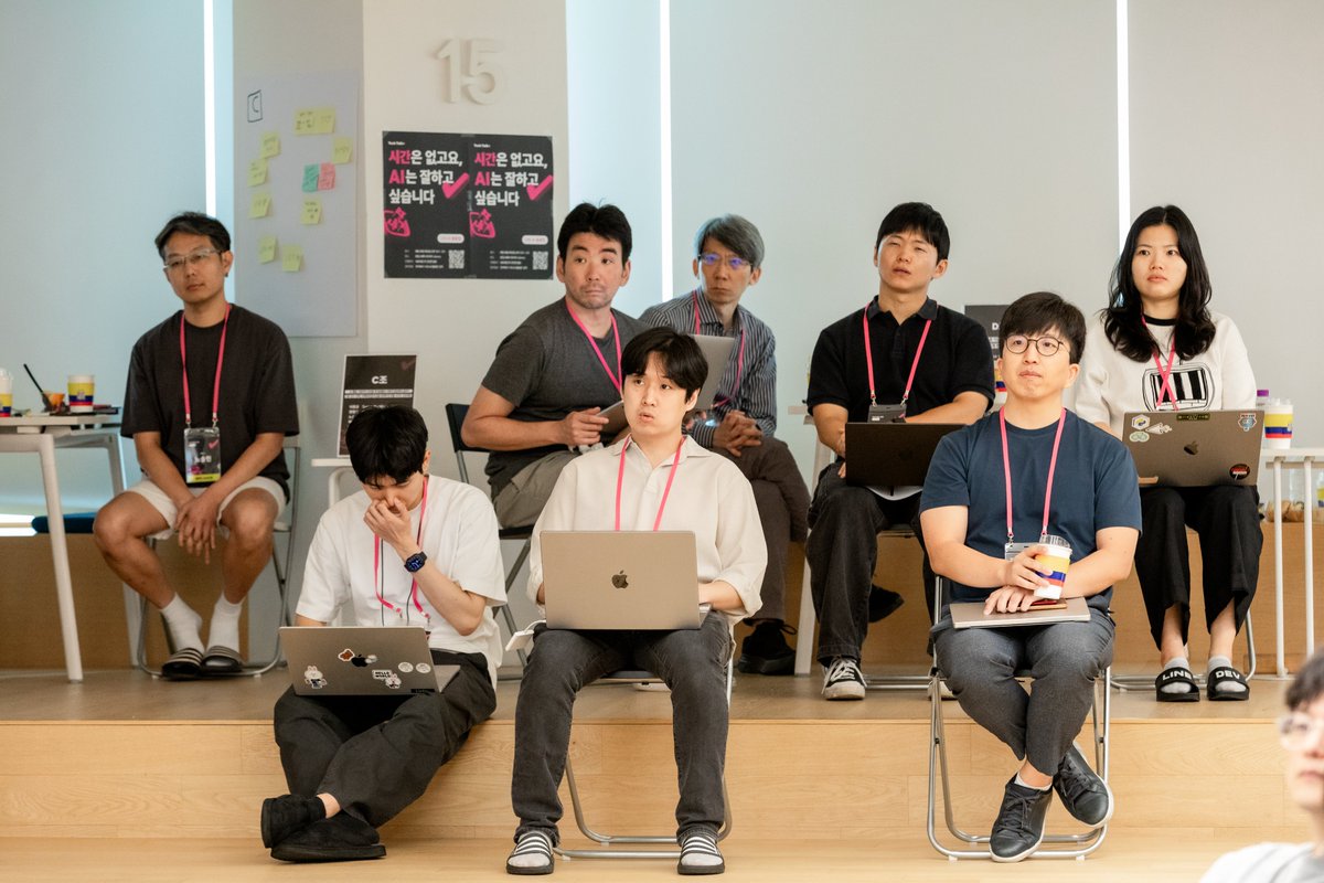 LINE Developers tweet media