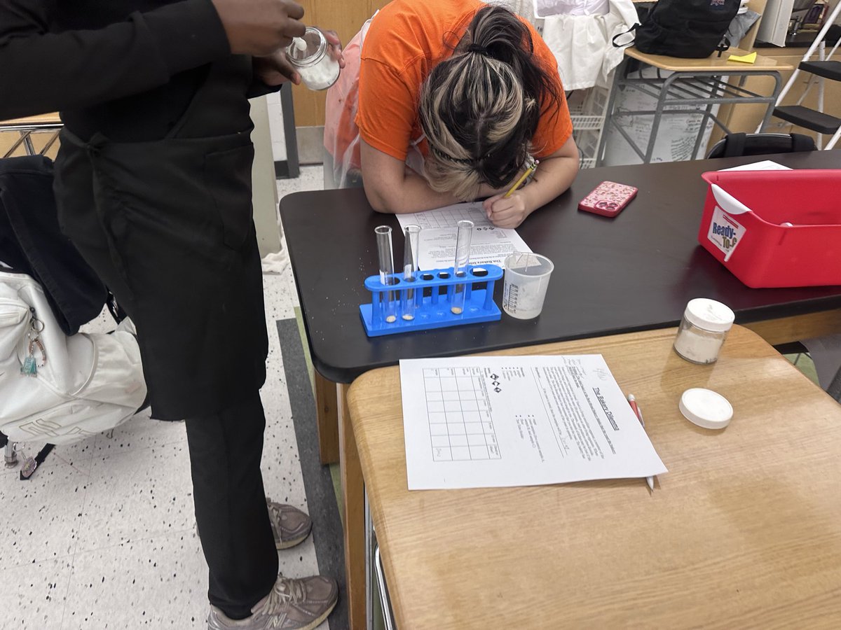 Yeast lab in full effect. <a href="/LBMSthree/">Chris Volpe</a> <a href="/LBPSMaiello/">Kristen Maiello</a>  after we analyze data we’re going to look at yeast under the microscopes! #scienceisfun
