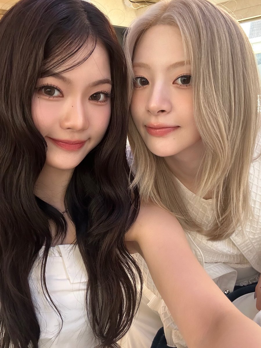 leetisa's tweet image. How to start a good day: 
❶ Feel the morning warmth, 
❷ Carry a smile all day, 
❸ Think of something kind today, 
Me and 𝖲𝖾𝖾𝗎𝗇 already picked ours now it’s your turn (˶ᵔ ᵕ ᵔ˶)