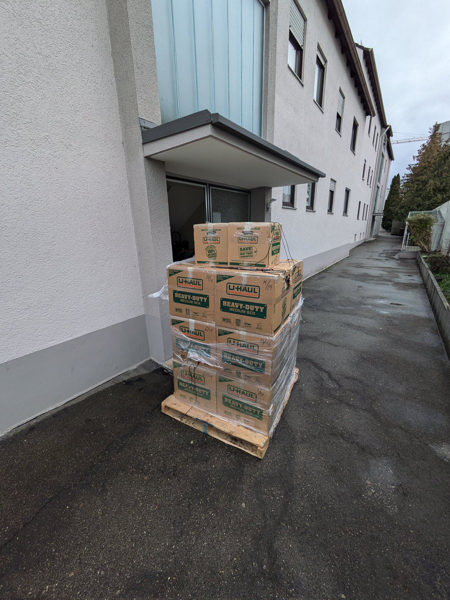 So yesterday my America stuff arrived in Germany. At last all my personal belongings are on the same continent again. It's amazing how much you really don't need. That's less than 10% of the stuff I owned before my van journey started, and most of what's left is books.