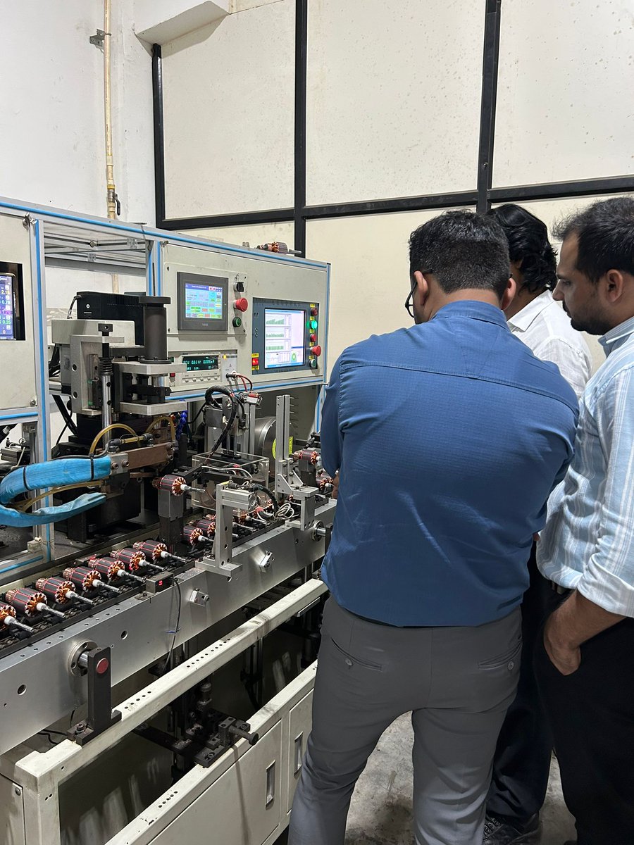 prakdadlani's tweet image. 10 Indian Products ruling the world: 

1. BrahMos Missile - world’s fastest cruise missile
2. Jaipur Foot - world’s most affordable prosthetic limb
3. Reliance Refinery Systems - one of the largest &amp;amp; most advanced globally
4. Indigenous Nuclear Reactor Components - built by L&amp;amp;T &amp;amp;…
