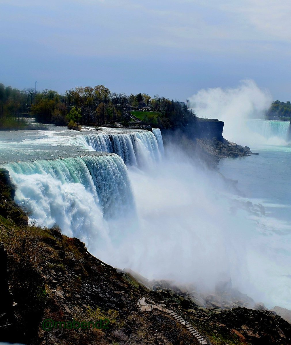 mabend2's tweet image. Sharing pictures clicked outside India....
The majestic Niagara falls....
#theme_pic_world_waterfall