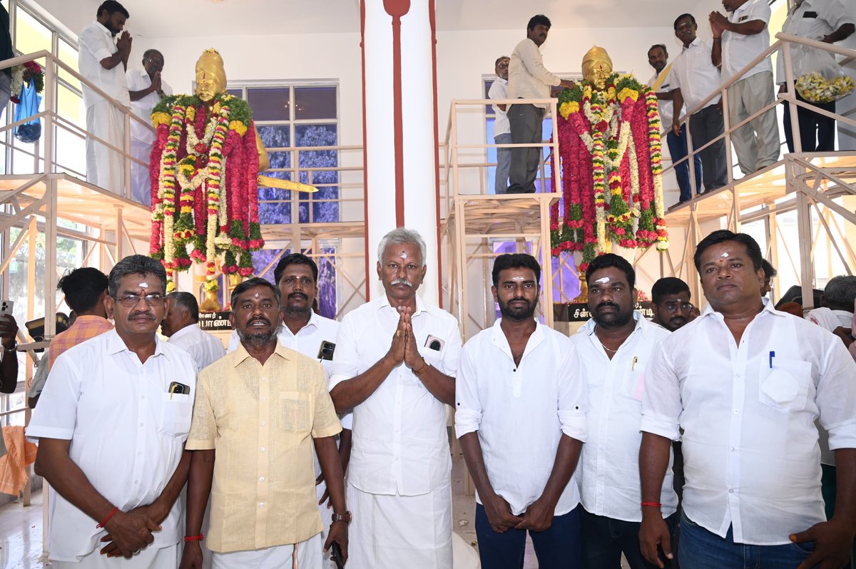 On 24th October, 1801  to break the slavery chain of Bharath Maadha, the great kings Marudhupandiars kissed the hanging rope. We all present our royal salute to the great warriors. #Marudhupandiars