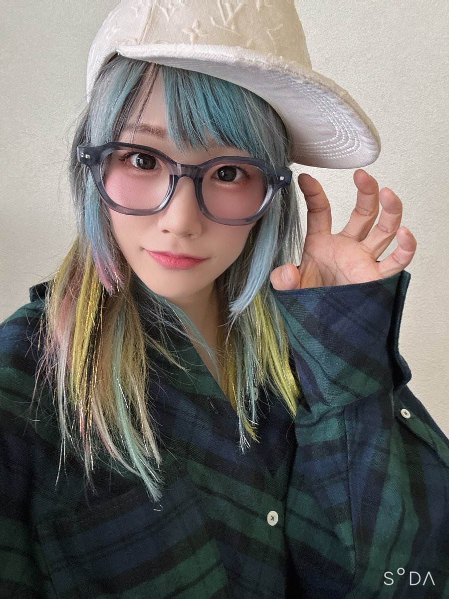 青めにしたけど
自信がありません。

YouTubeとか動画の切り抜きみんなバンバンしてねー！！！！

めちゃくちゃ嬉しい🦖🔥