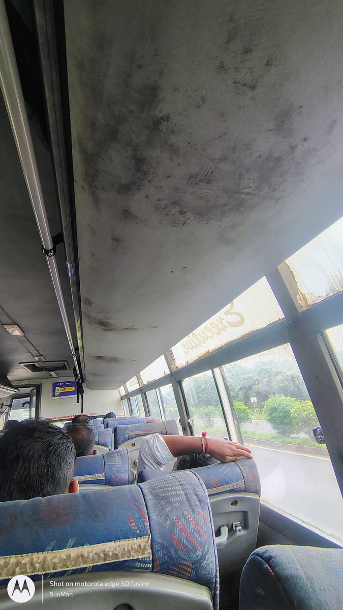 sunilpol_8's tweet photo. @KSRTC_Journeys
@RLR_BTM
ಸರ ನಾವು ದಿನಾಲು ಬೆಳಗಾವಿಯಿಂದ ಧಾರವಾಡ ಕ್ಕೆ ರಾಜಹಂಸ ಬಸ ನಲ್ಲಿ
 ರೂ 140 ಕೊಟ್ಟು ಪ್ರಯಾಣ ಮಾಡ್ತೀವಿ.
ಆದರೆ ಬಸ್ಸಿನ ವ್ಯವಸ್ಥೆ ಸರಿಯಾಗಿಲ್ಲ...ಮಳೆ ಬಂದ್ರೆ ಸೋರುತ್ತೆ, ಸೀಟು ಗಳು ಎಲ್ಲ ಗಲಿಜಾಗಿವೆ,ಒಳಗಡೆ AC ಇಲ್ಲ,ಎಲ್ಲಿ ನೋಡಿದರೂ ಬರೀ ಧೂಳು ಕಾಣುತ್ತೆ.
ಇದರ ಬಗ್ಗೆ ಗಮನ ಹರಿಸಿ.
ಬಸ ಸಂಖ್ಯೆKA31 F1452 https://t.co/6ZfG5L2SXh