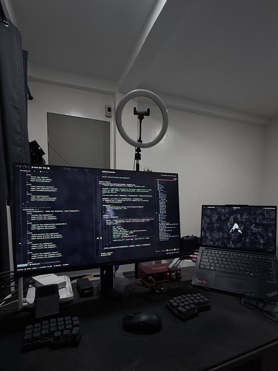 MrJxtr's tweet image. NEW CRIB, SAME HUSTLE #GloryToGod☝🏼 #SoftwareDeveloper 💻