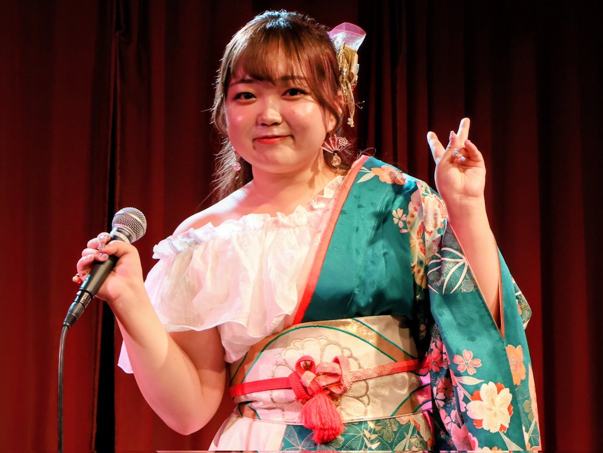 shinchan23927's tweet photo. #舞乃空 LIVE&CP in 大阪(10/19)
#RAWTRACK 編
大阪では初の
#人は恋して花を詠む
振付けつきで初披露!
最前列で見る #和洋折衷 衣装、
優雅で迫力あるステージに釘付け😳
#コスプレ は皆んな大好きな洋館メイド🧥
それがまた似合ってて素敵すぎる✨🥰
全17曲すごく盛り上がったライブでした😁✨ https://t.co/2faI6tjLTs