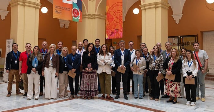 La UHU inicia una formación especializada dirigida a profesionales del transporte y la logística de América Latina fué publicado en Huelva Buenas Noticias - huelvabuenasnoticias.com/2025/10/24/la-…