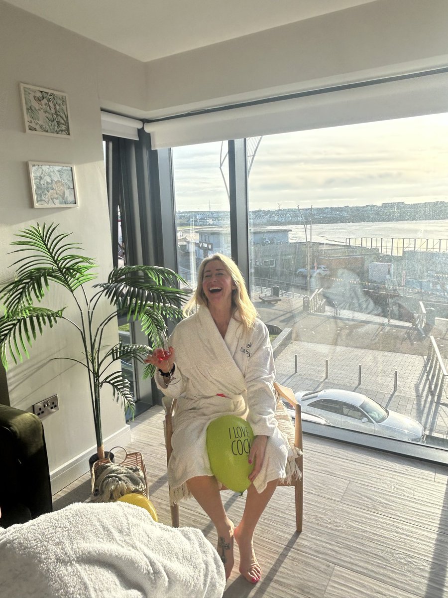 wee_roms's tweet photo. The one where mackers turns 50 🎊 https://t.co/HKCrBfxvnX