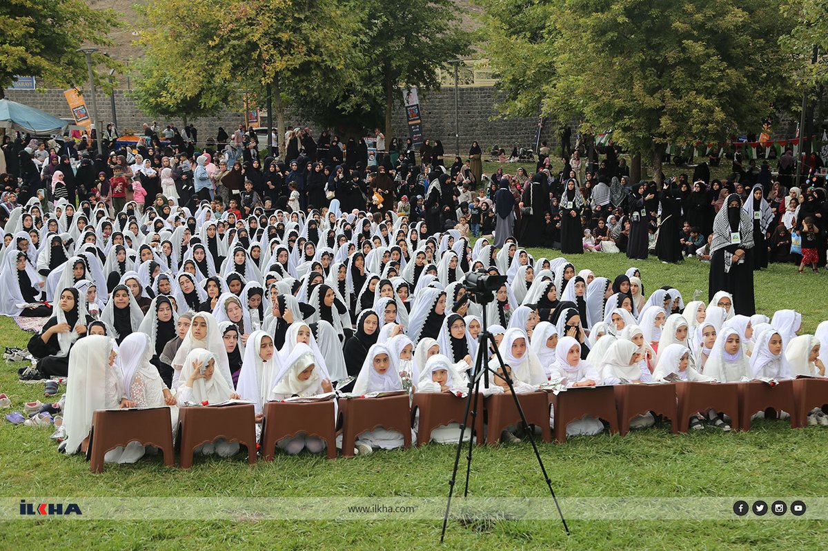 Görüntüler #Diyarbakır 'dan..
Yüzlerce canımız namaza başlayıp
Yüzlerce canımız da tesettüre büründü.
Elhamdülillah.. Rabb'im hakkıyla yaşayanlaran eylesin.. Tebrikler 👏#HayırlıCumalar