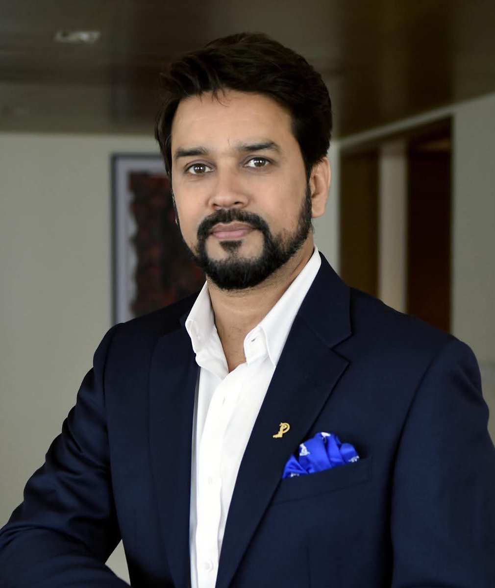 Sumitgujjar0003's tweet image. “संघर्षों की मिट्टी से निकले वो,
जो हर कार्यकर्ता के दिल में बसते हैं।
सादगी, समर्पण और सेवा जिनकी पहचान है —
ऐसे प्रेरणास्रोत केन्द्रीय मंत्री श्री अनुराग सिंह ठाकुर जी को जन्मदिन की हार्दिक शुभकामनाएँ।🪷🎂🎁🙏 
@ianuragthakur