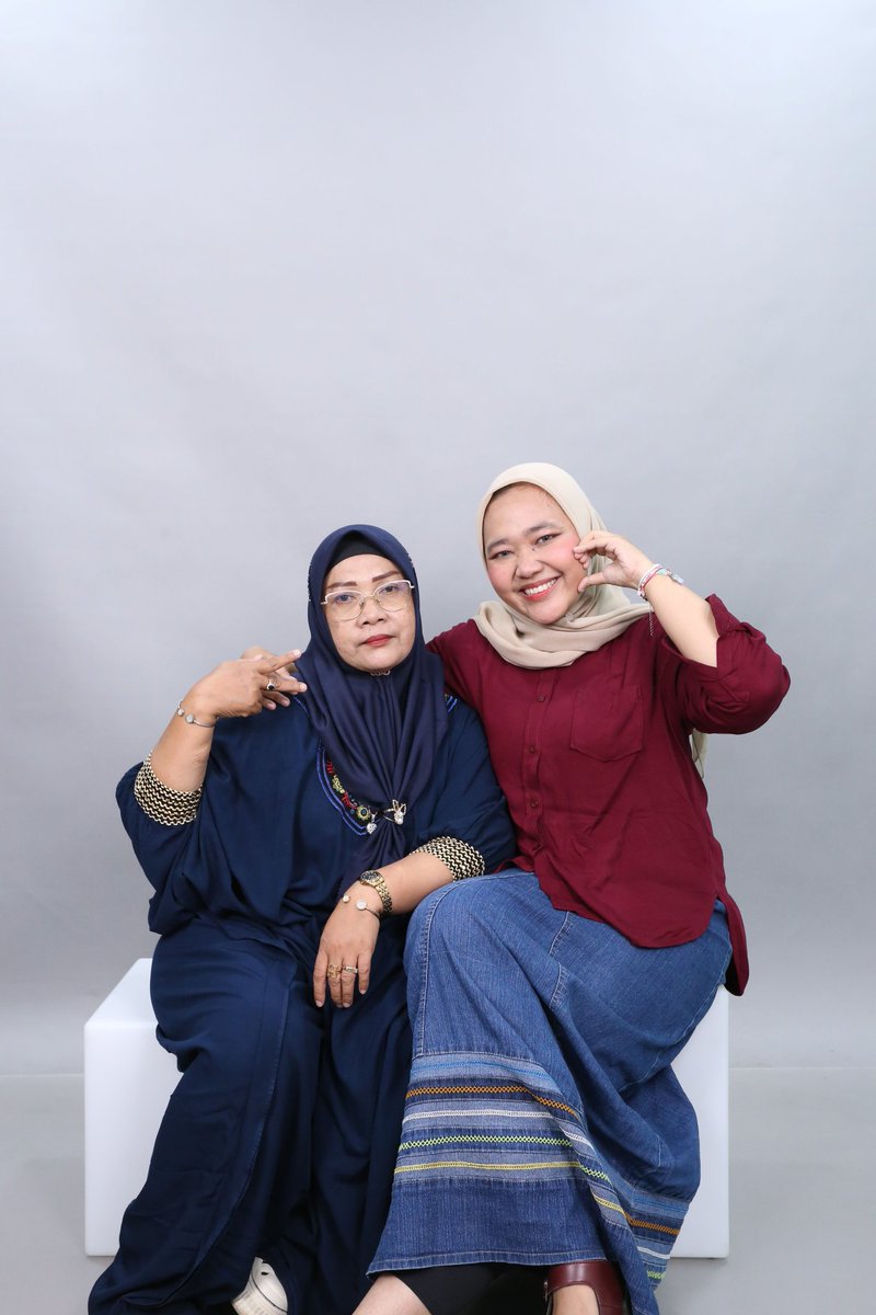 it's been 6 days... bangun yu buu, ibu udah tidur 6 hari loh masa gamau bangunn, katanya janji mau sehat lagiii
anggi kangenn... :(((