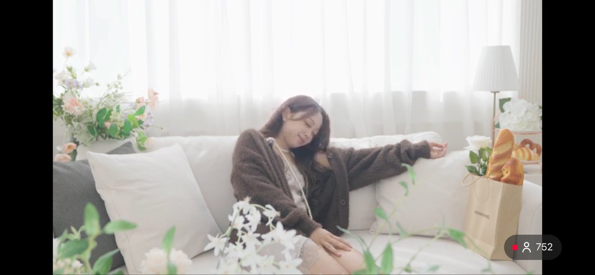 Lagi cosplay jadi 🦥

#DITA #lovesosweet #DITAKARANG
#LoveSoSweet_OUT_NOW #DitaSoloDebut 
#TheDITAEraBegins